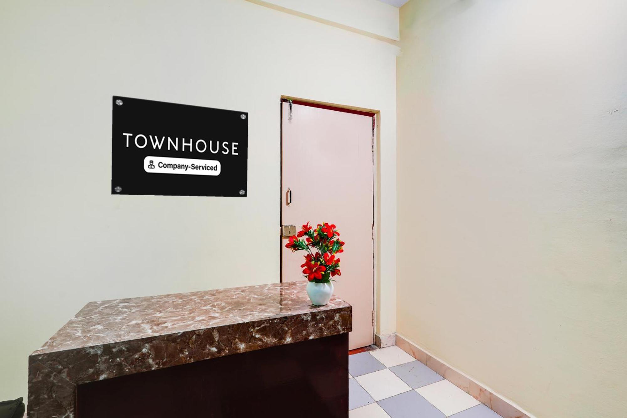 Super Townhouse Marathahalli Near Klm Fashion Mall Bangalore Bagian luar foto